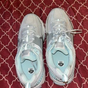Brand new grade school size 6 1/2 Nike vomero woman’s size 8